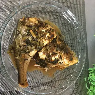 Snow cuisine and yellowfish