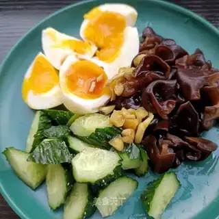 cucumber-mucked eggs