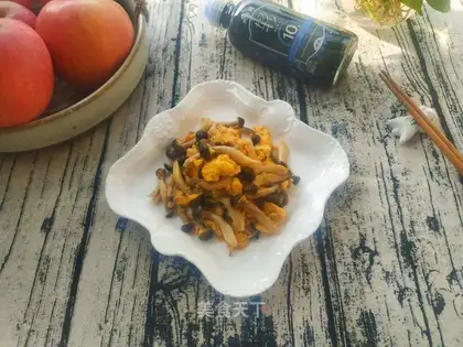 Crab mushrooms and fried eggs
