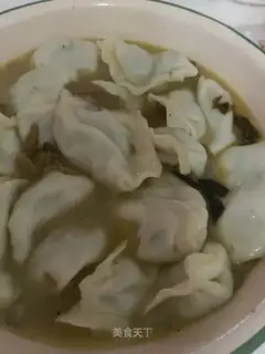 Sour soup dumplings