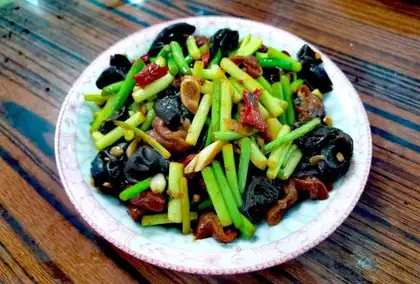 Garlic intestines