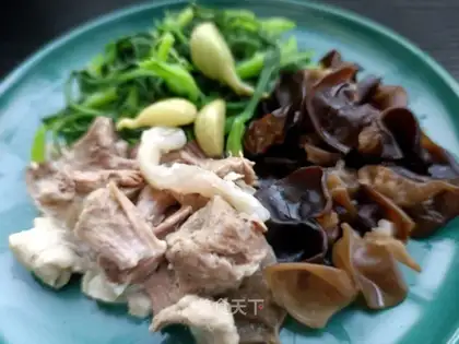 Noodles with lamb