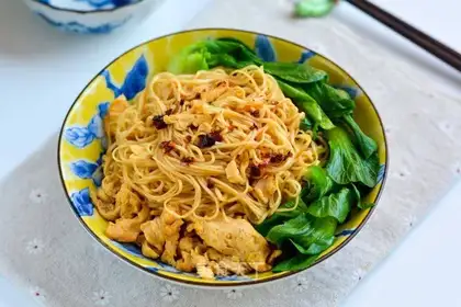 Egg soy noodles