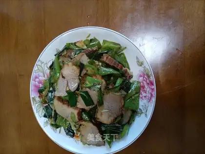 Pill pepper garlic and pork