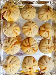 Beef pie buns