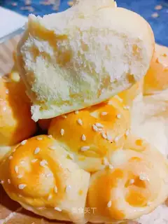 Tore bread with your hands