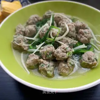 Noodles and meatballs