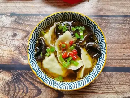 Noodle eggs, lumbar soup