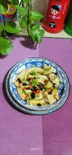 The soybeans are steaming black fish
