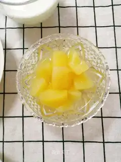 Apple cans