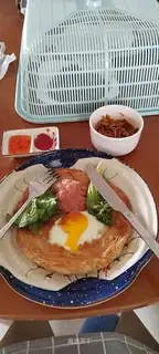 Hand grab cake