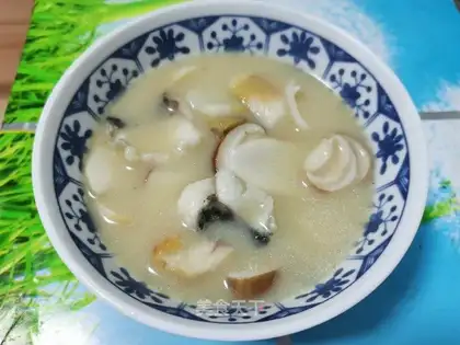 Puffy and black fish soup