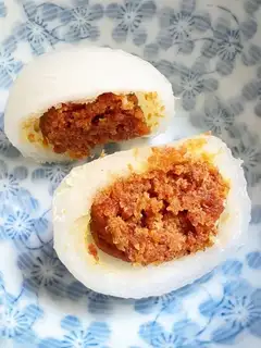 Salted egg meat pine crystal bag