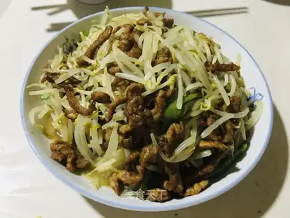 Green bean sprouts of veal