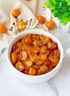Ice cream and orange sauce