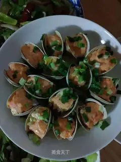 Shrimp slid on clams