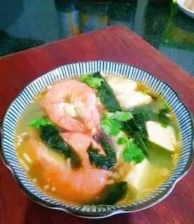 Shrimp dress with tofu soup