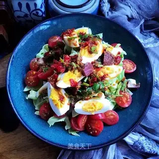 Garlic beef egg salad