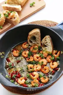 Tapas Spanish garlic shrimp