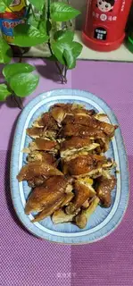 Five fingers of peach sauce