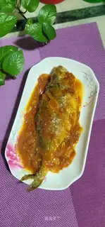 Tomatoe and yellowfish