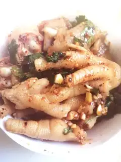 Hot chicken claws