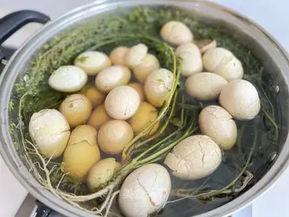 I'll cook the eggs with veggies