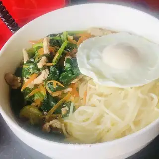 Spaghetti noodles