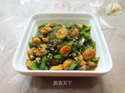 Cream shrimp snails