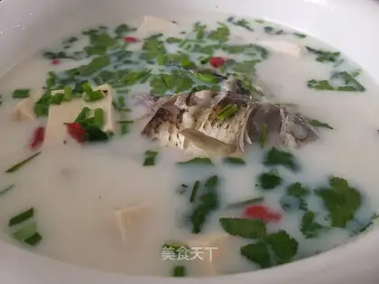 Milk fish tofu soup