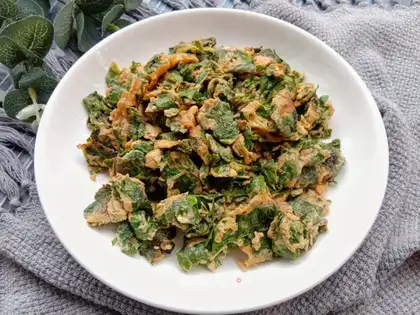 Celery leaves and fried eggs