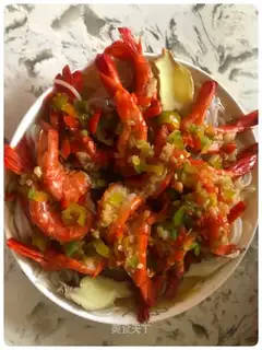 A fan of garlic shrimp