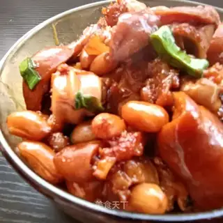 Peanut stew pig feet