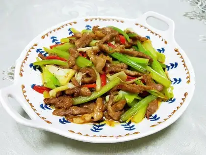 Celery fried meat