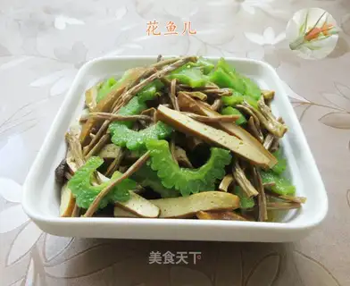 Scrambled with tea and mushrooms
