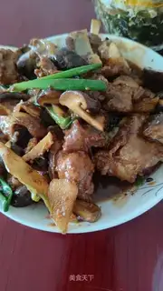Sugar vinegar chop mushrooms