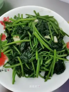 Creamed and red potato leaves