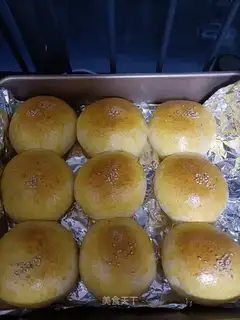 Black sesame bread