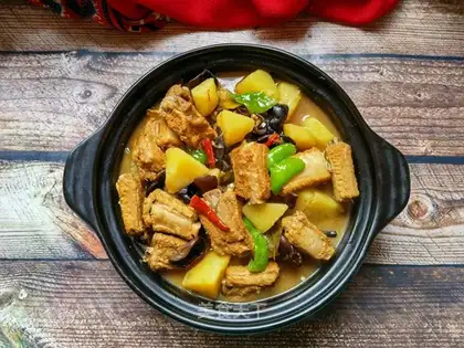 Potato stew ribs