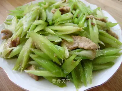 stir-fried pork with celery
