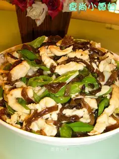 Shredded chicken with pepper fungus
