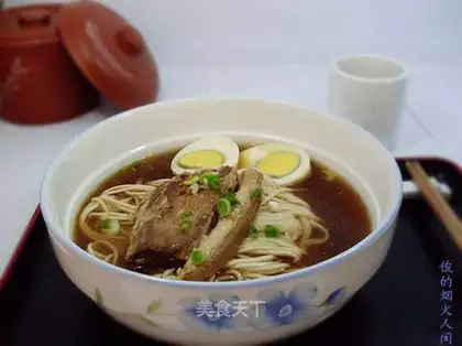 Su style braised pork noodles