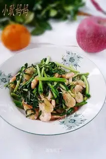 stir-fried river shrimp with leeks