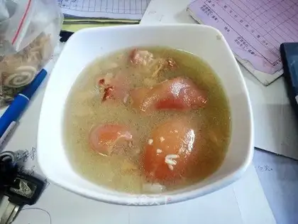 Stewed pork knuckle in glutinous rice wine