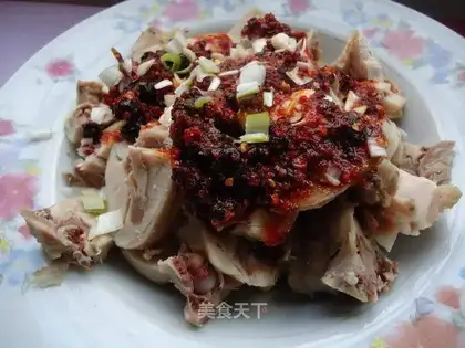 Pepper and rabbit slices with cold sauce