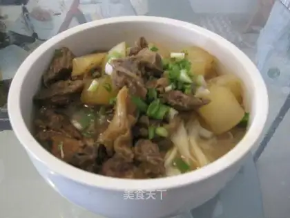 Hong Kong-style beef brisket noodles