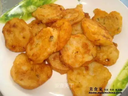Crispy fried lotus root cake