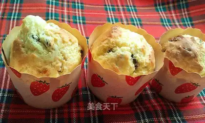 Cranberry muffin