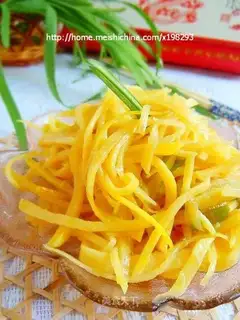 Vinegar shredded sweet potato