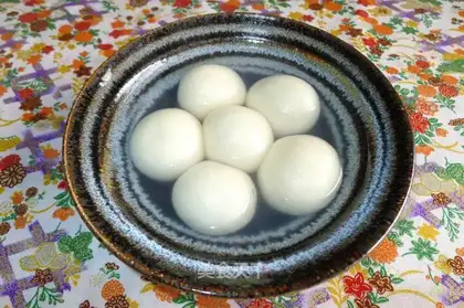 Red bean paste glutinous rice balls